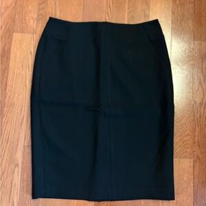 LOFT Classic Black Pencil Skirt. Size 4. NWT